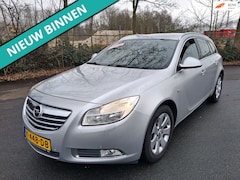 Opel Insignia Sports Tourer - 1.8 Edition STUURT SOMS IETS ZWAAR