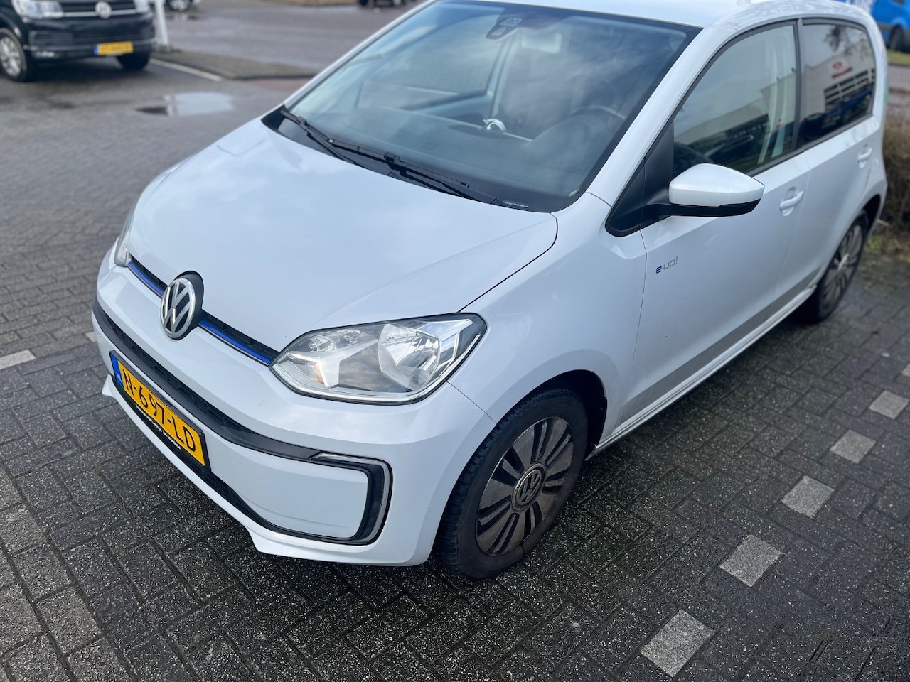 Volkswagen e-Up! - | STOELVERWAMING | DAB | BLUETOOTH | ALL SEASON | CLIMA | ELEKTR. RAMEN - AutoWereld.nl