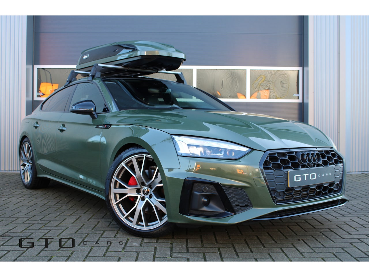 Audi A5 Sportback - 40 TFSI S Edition; District Green/Bang & Olufsen/Pano/"RS" Stoelen - AutoWereld.nl