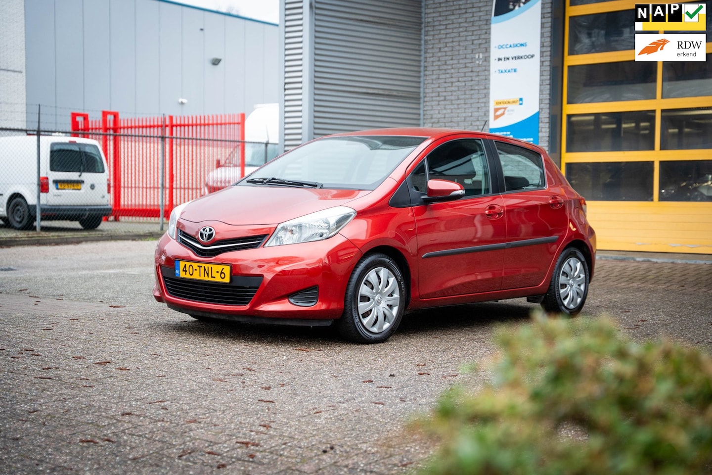 Toyota Yaris - 1.3 VVT-i Aspiration 1.3 VVT-i Aspiration - AutoWereld.nl