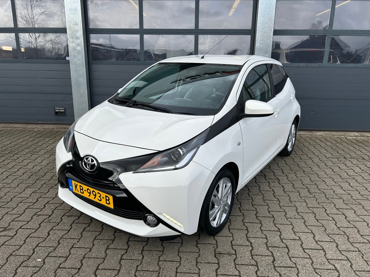 Toyota Aygo - 1.0 VVT-i x-sport 1.0 VVT-i 69pk X-Sport - AutoWereld.nl