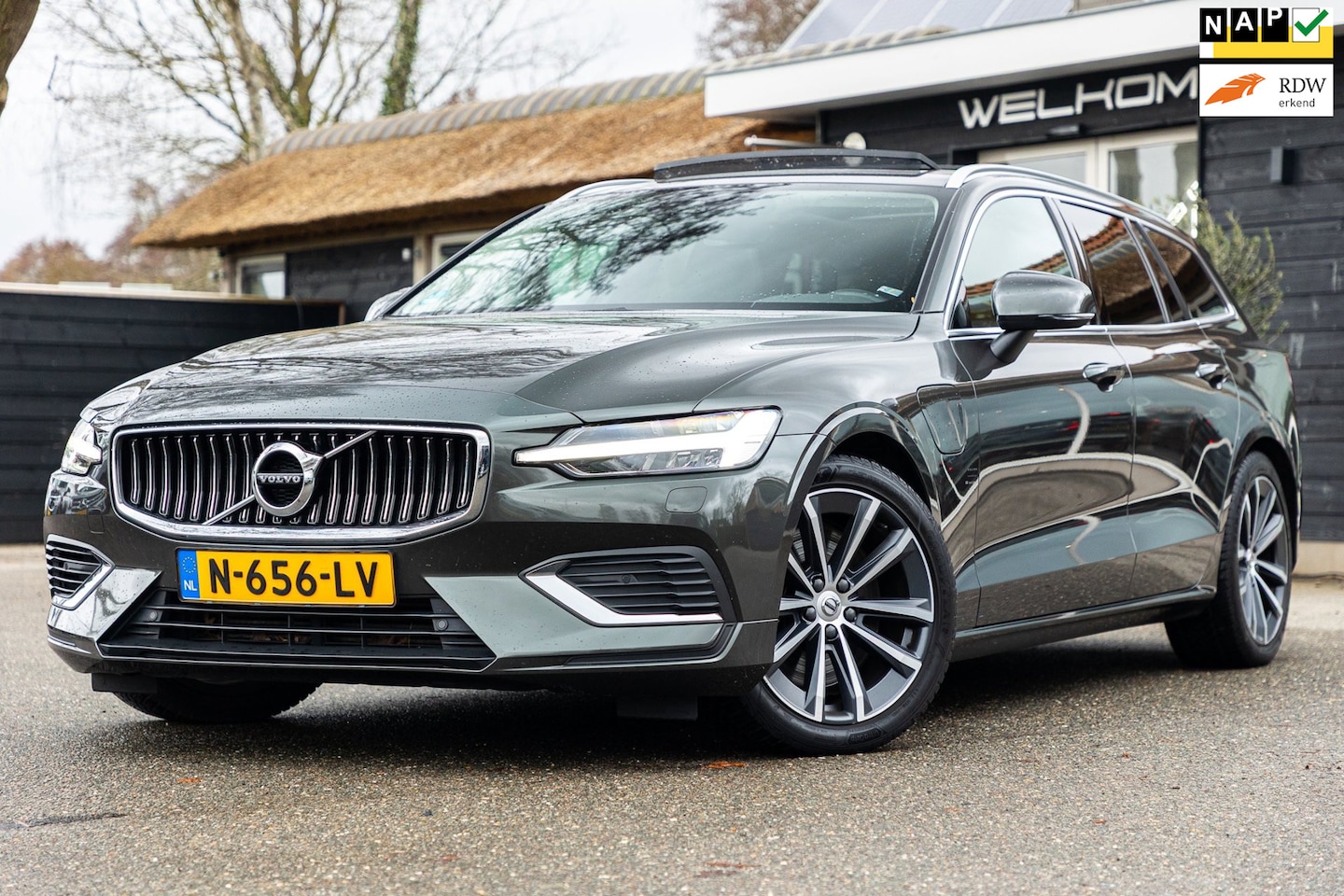 Volvo V60 - 2.0 T6 Recharge AWD Inscription SOH 86% I Panoramadak I Trekhaak I Harman Kardon I Adaptiv - AutoWereld.nl