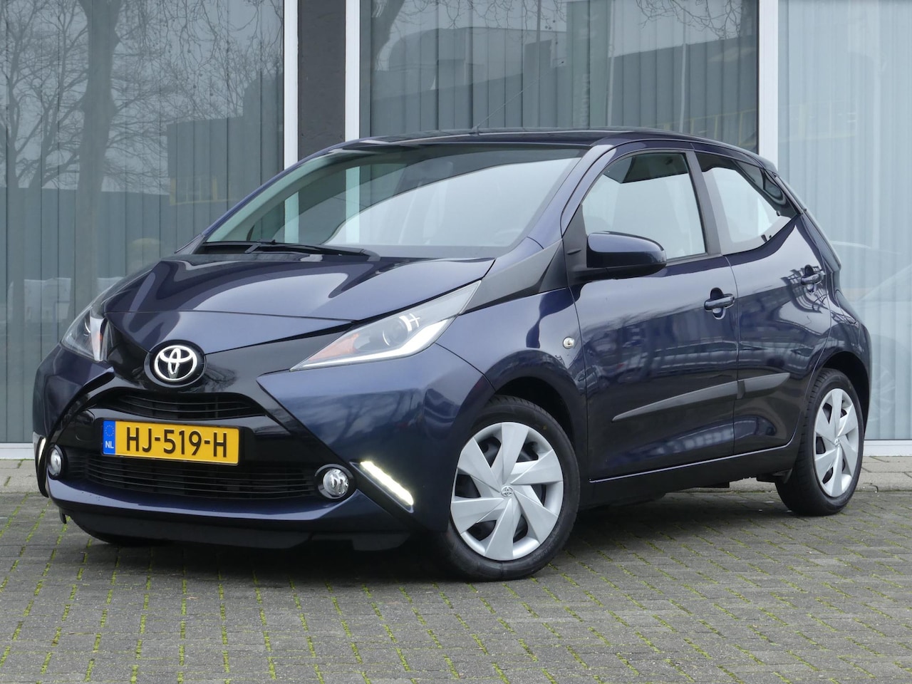 Toyota Aygo - 1.0 VVT-i x-play 1e Eigenaar, Dealer onderhouden, Cruise Control, Camera - AutoWereld.nl