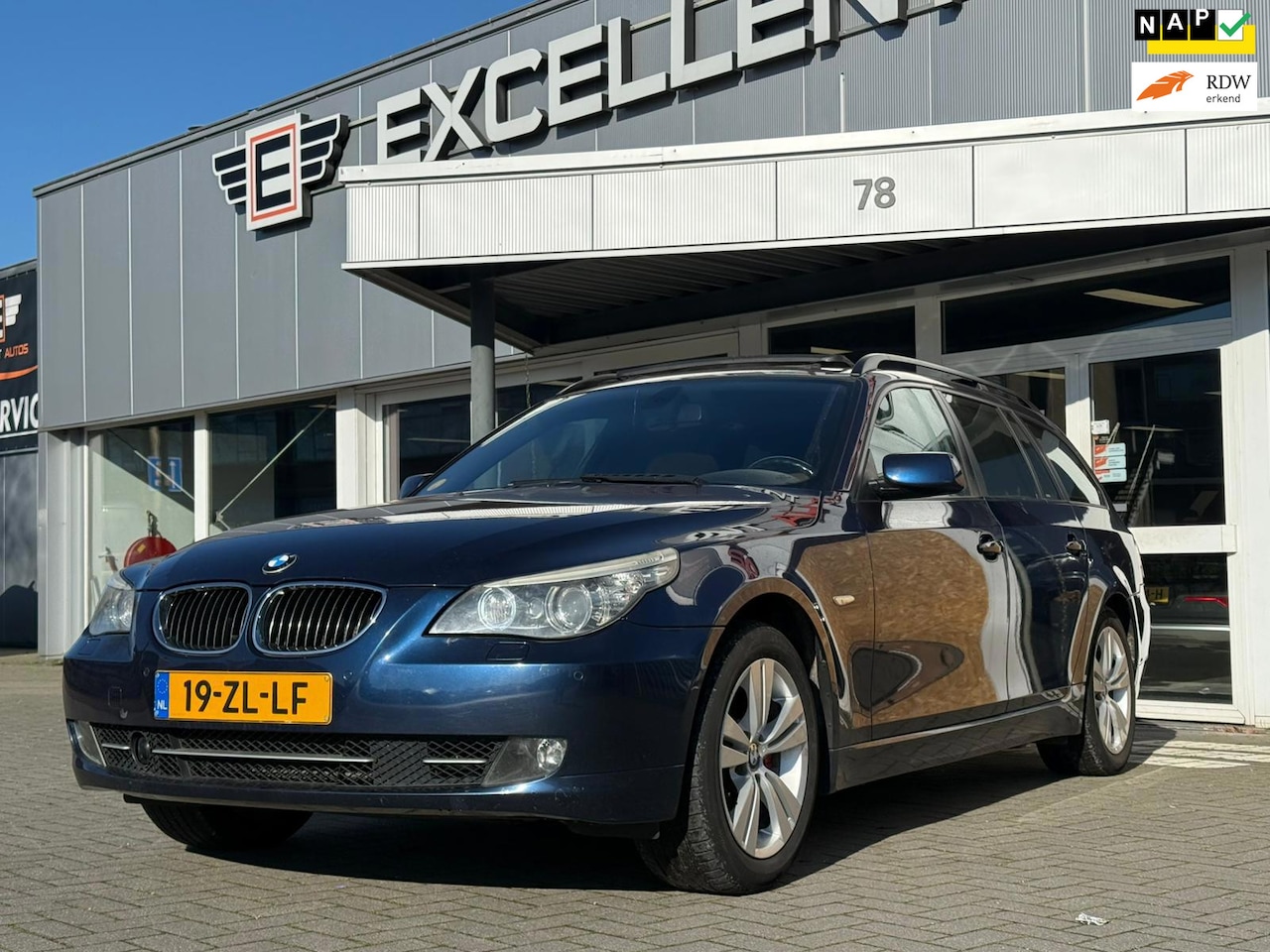 BMW 5-serie Touring - 525xd Business Line | Leder | Panoramadak - AutoWereld.nl
