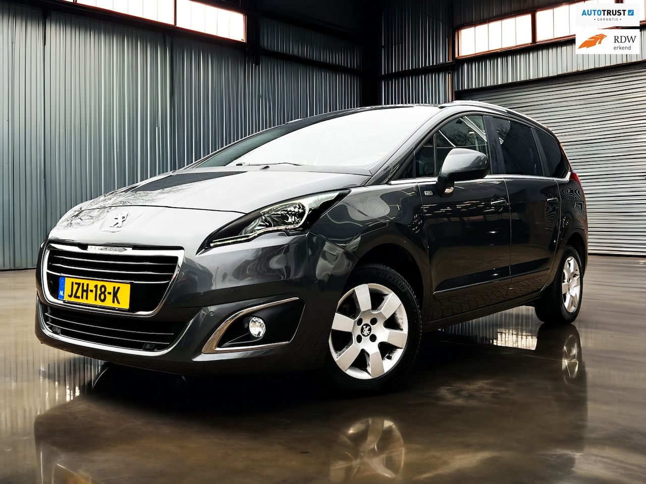 Peugeot 5008 - 1.2 PureTech Blue Lease 7p. Carplay_Trekhaak - AutoWereld.nl