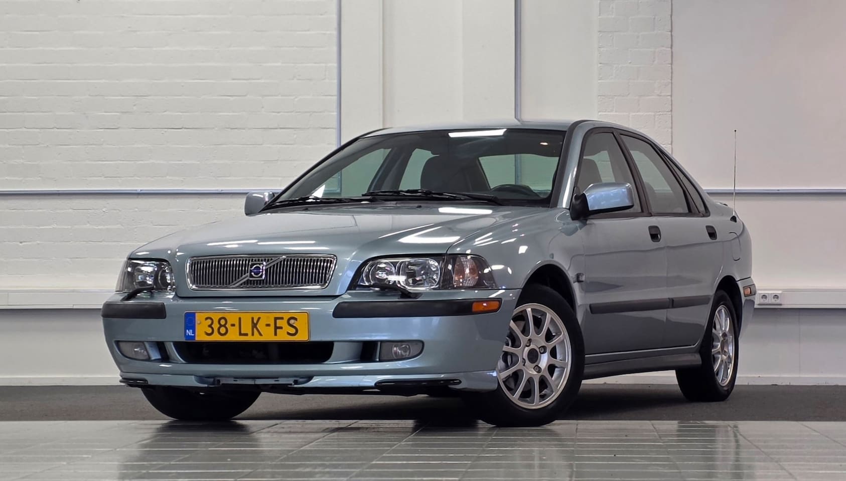 Volvo S40 - 2.0i Europa Clima APK 08-02-2027 Garantie Mooi! - AutoWereld.nl