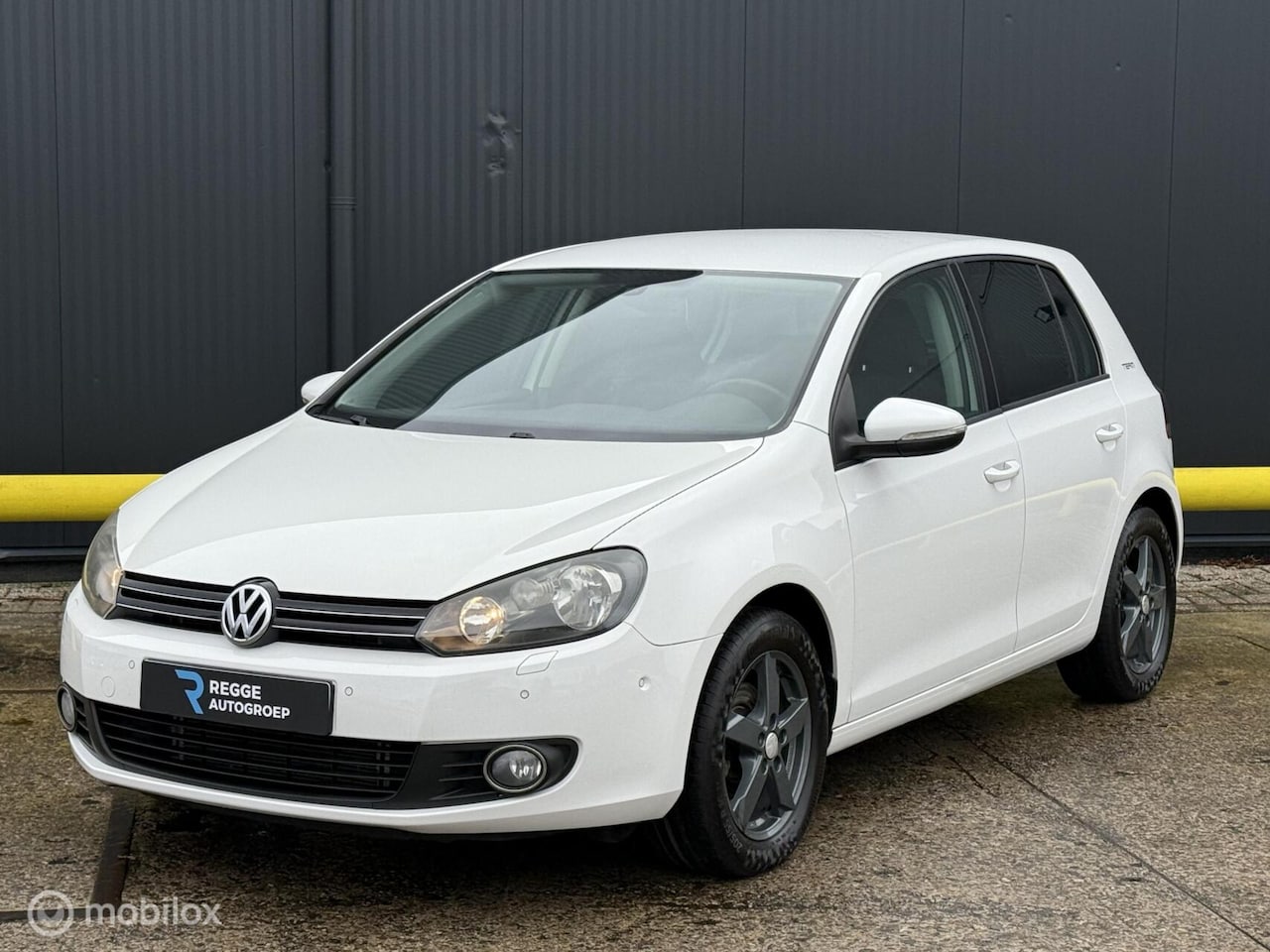 Volkswagen Golf - 1.2 TSI Tour CRUISE | PDC | STOELVERWARMING - AutoWereld.nl