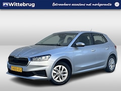 Skoda Fabia - 1.0 TSI Ambition / Navigatie / App connect / parkeersensoren / Lichtmetaal 15 inch / P4