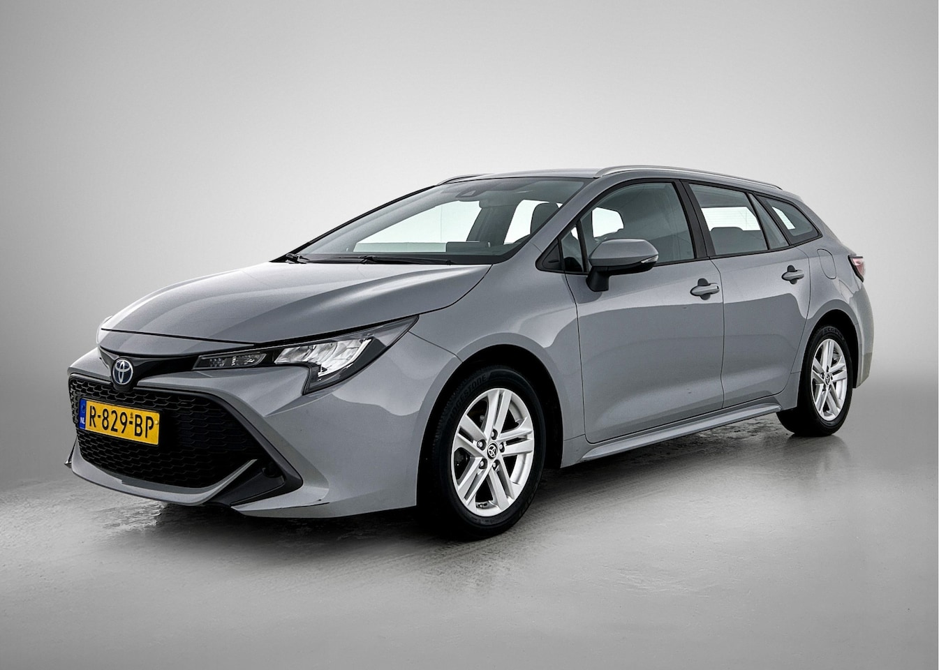 Toyota Corolla Touring Sports - 1.8 Hybrid Active | Trekhaak Leseman opg 4-2 - AutoWereld.nl