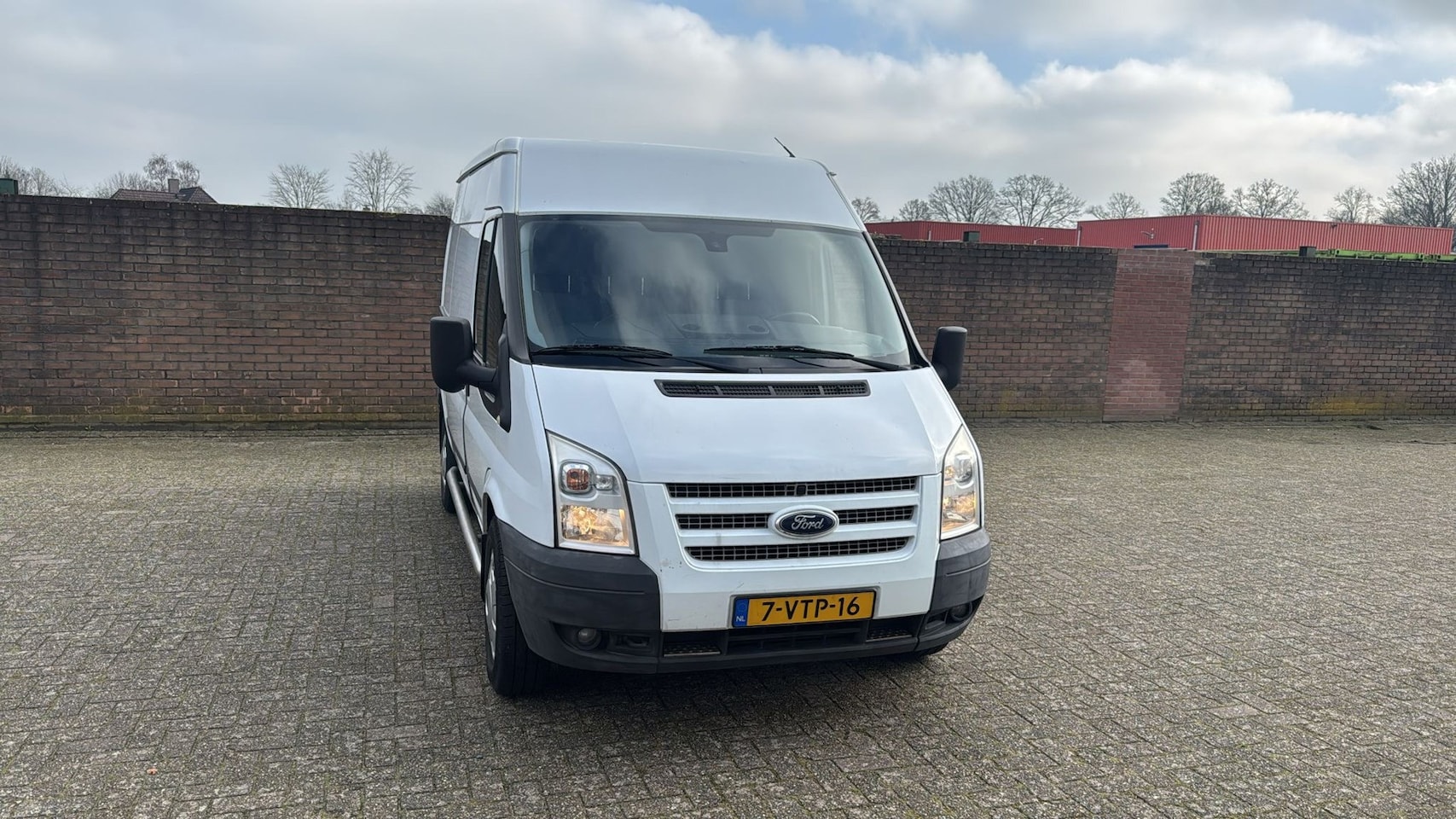Ford Transit - 350M 2.2 TDCI Ambiente AIRCO WIT 2012 - AutoWereld.nl