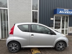 Peugeot 107 - 1.0-12V XR