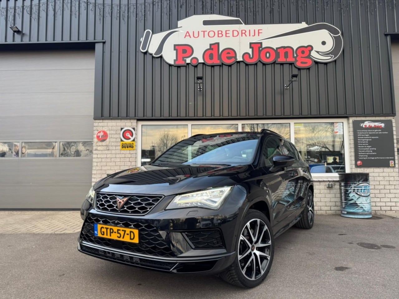 CUPRA Ateca - 2.0 TSI 4DRIVE 300PK Panoramadak Beats Trekhaak 360 Carplay Stoelverwarming - AutoWereld.nl
