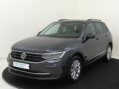 Volkswagen Tiguan - 1.4 TSI eHybrid Life | Navigatie | Dodehoek detectie | Parkeersensoren | Adaptieve cruise