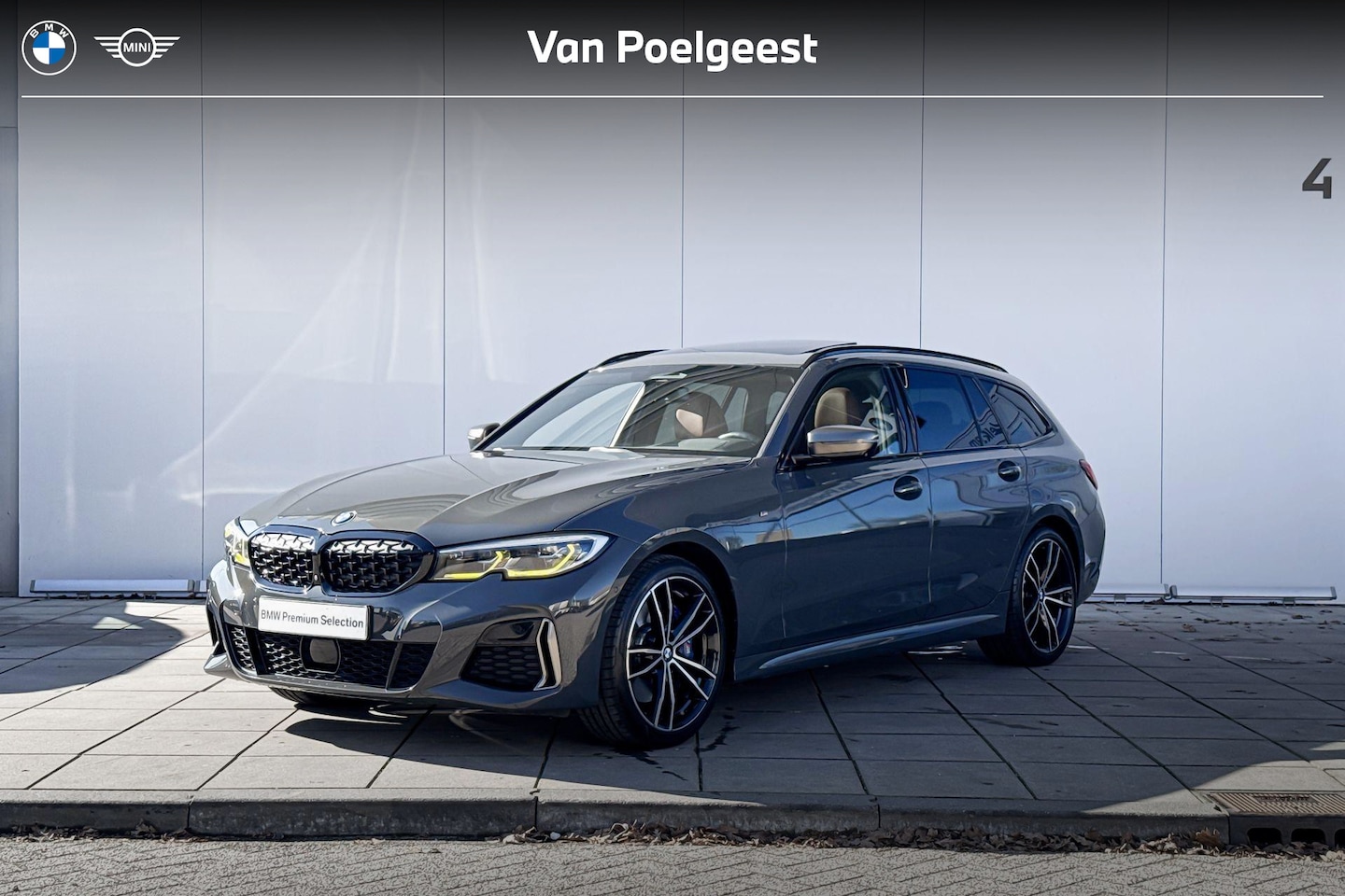 BMW 3-serie Touring - M340i xDrive High Executive M-Sport 19 Inch / Stuur en Stoelverwarming Voor + Achter / Ad - AutoWereld.nl