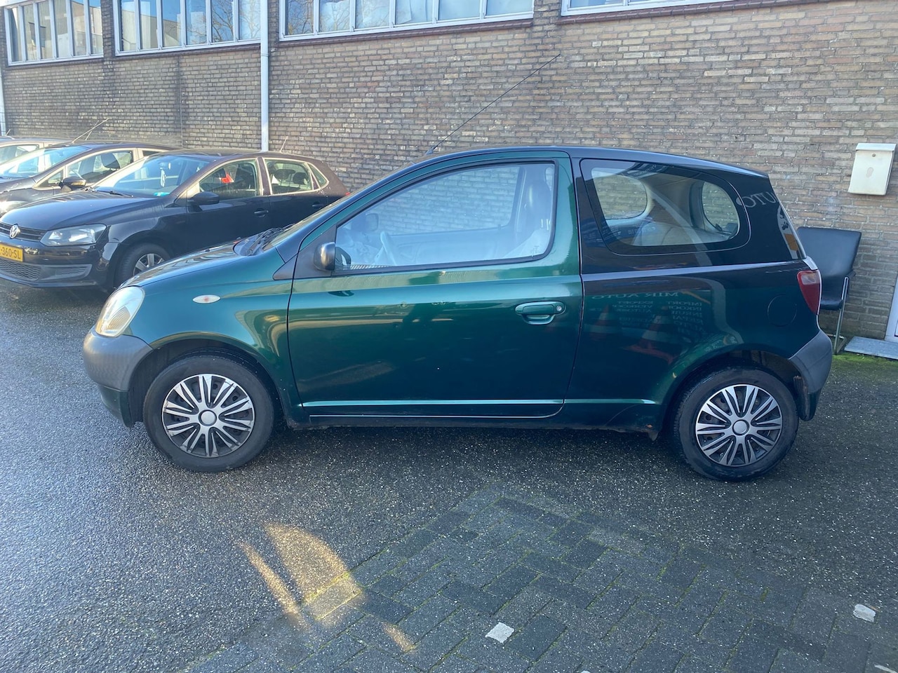 Toyota Yaris - 1.0-16V VVT-i Terra 1.0-16V VVT-i Terra - AutoWereld.nl