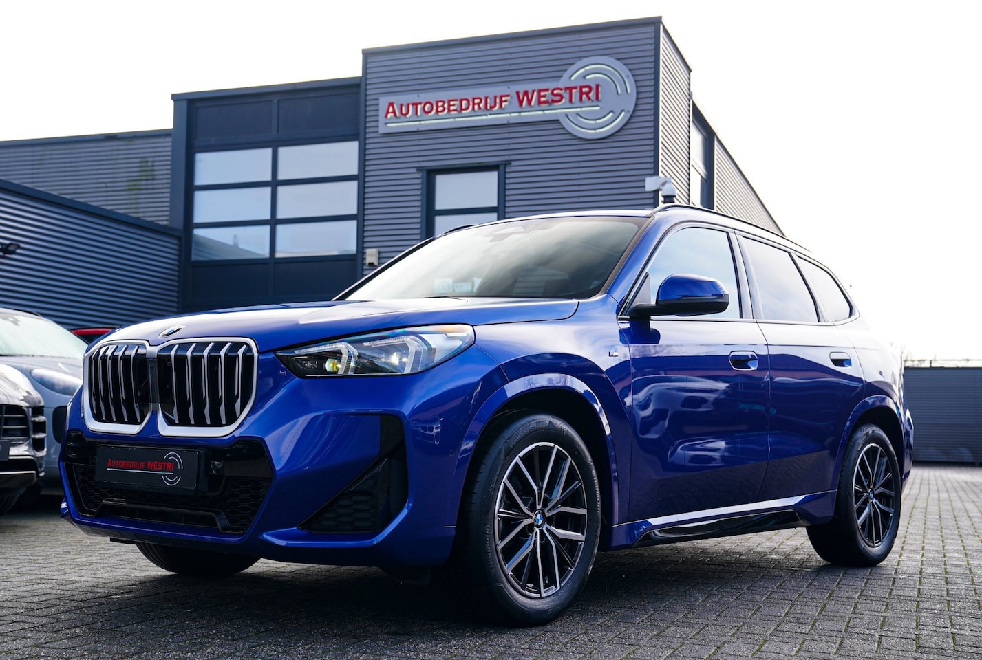 BMW X1 - 18i M-sport High Executive | HuD | Panorama | Harman/Kardon | incl BTW | M-pakket | Leder/ - AutoWereld.nl