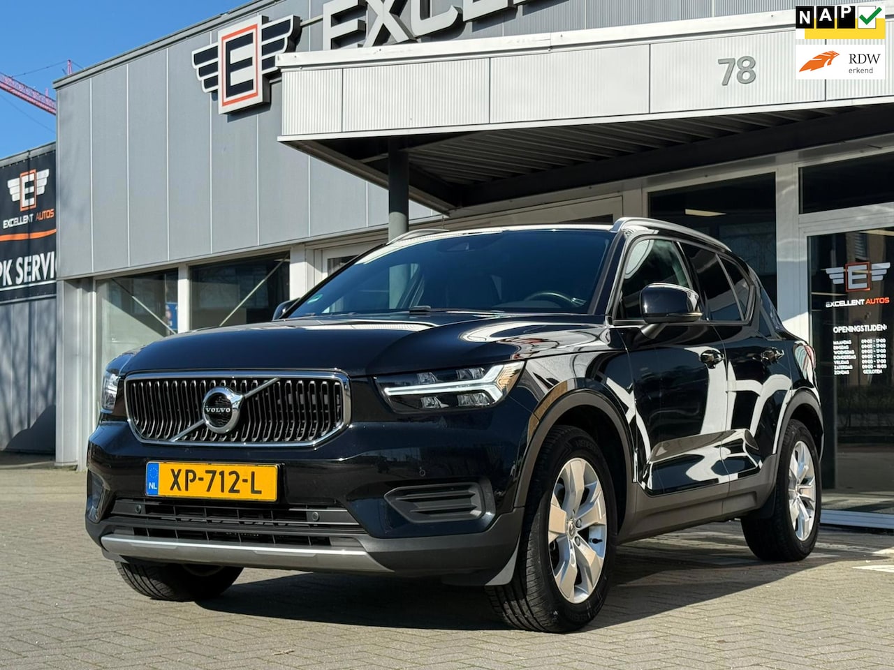Volvo XC40 - 2.0 T4 Momentum 2.0 T4 Momentum - AutoWereld.nl