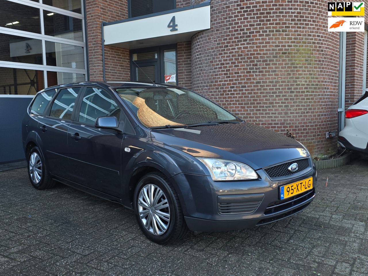 Ford Focus Wagon - 1.6-16V Trend Station |Apk |Airco |Nap - AutoWereld.nl