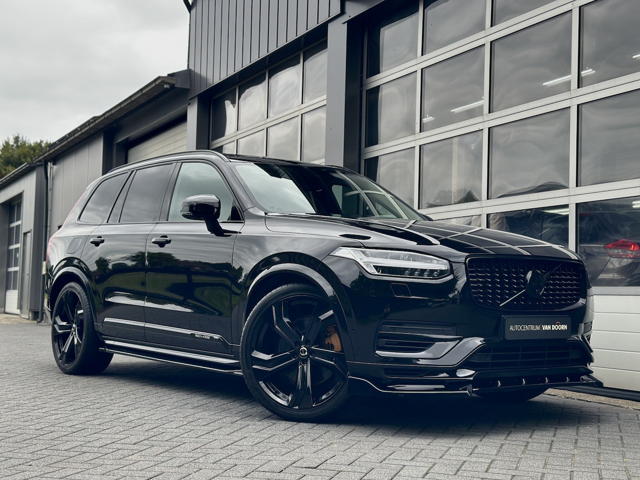 Volvo XC90 - 2.0 T8 Recharge AWD | Dark Label | Panodak | Luchtvering | Adaptive Cruise | Auto Pilot | - AutoWereld.nl