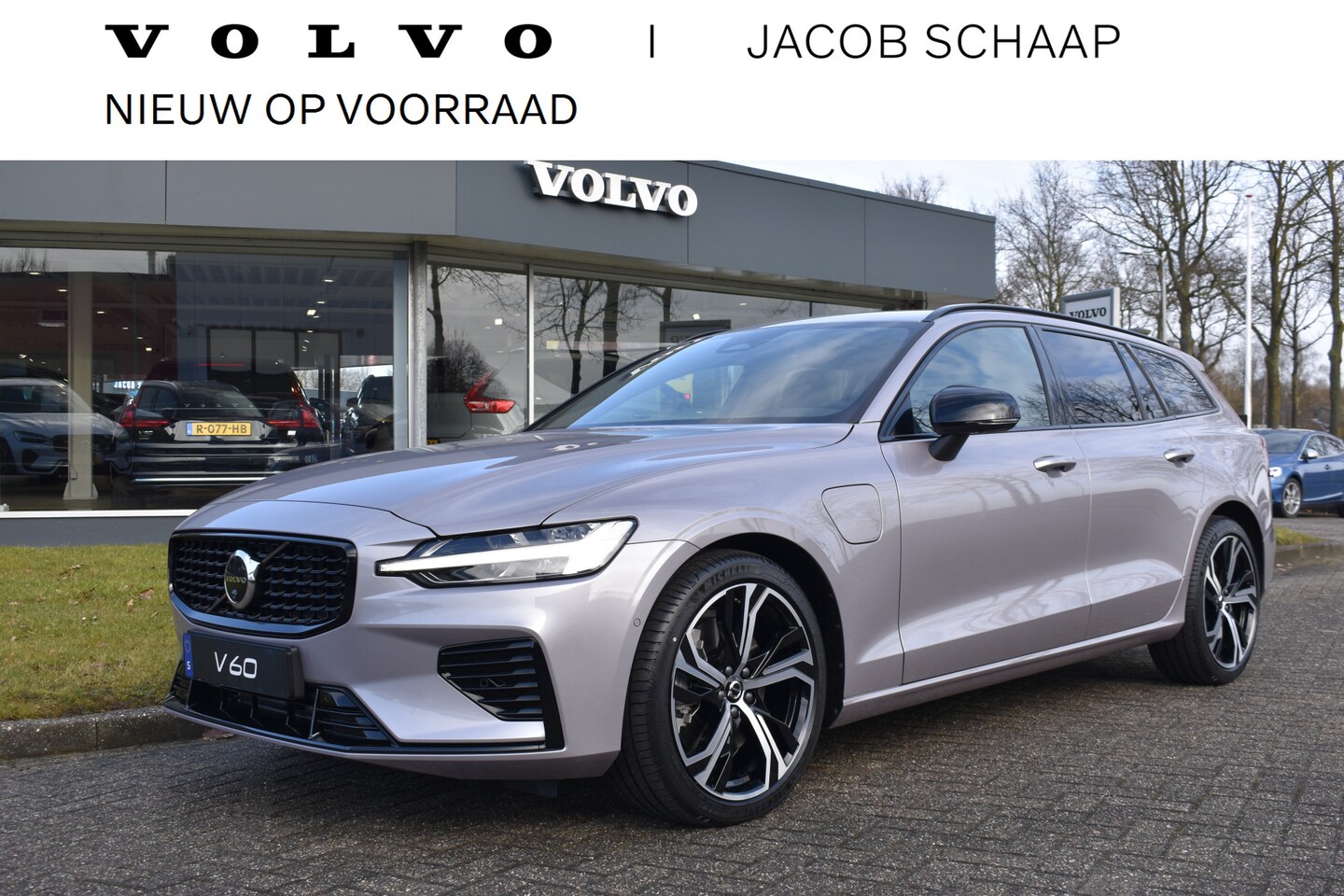 Volvo V60 - T6 350PK Plug-in hybrid AWD Plus Dark Panodak | H&K | ACC | Blis | Contour Stoelen | Stuur - AutoWereld.nl