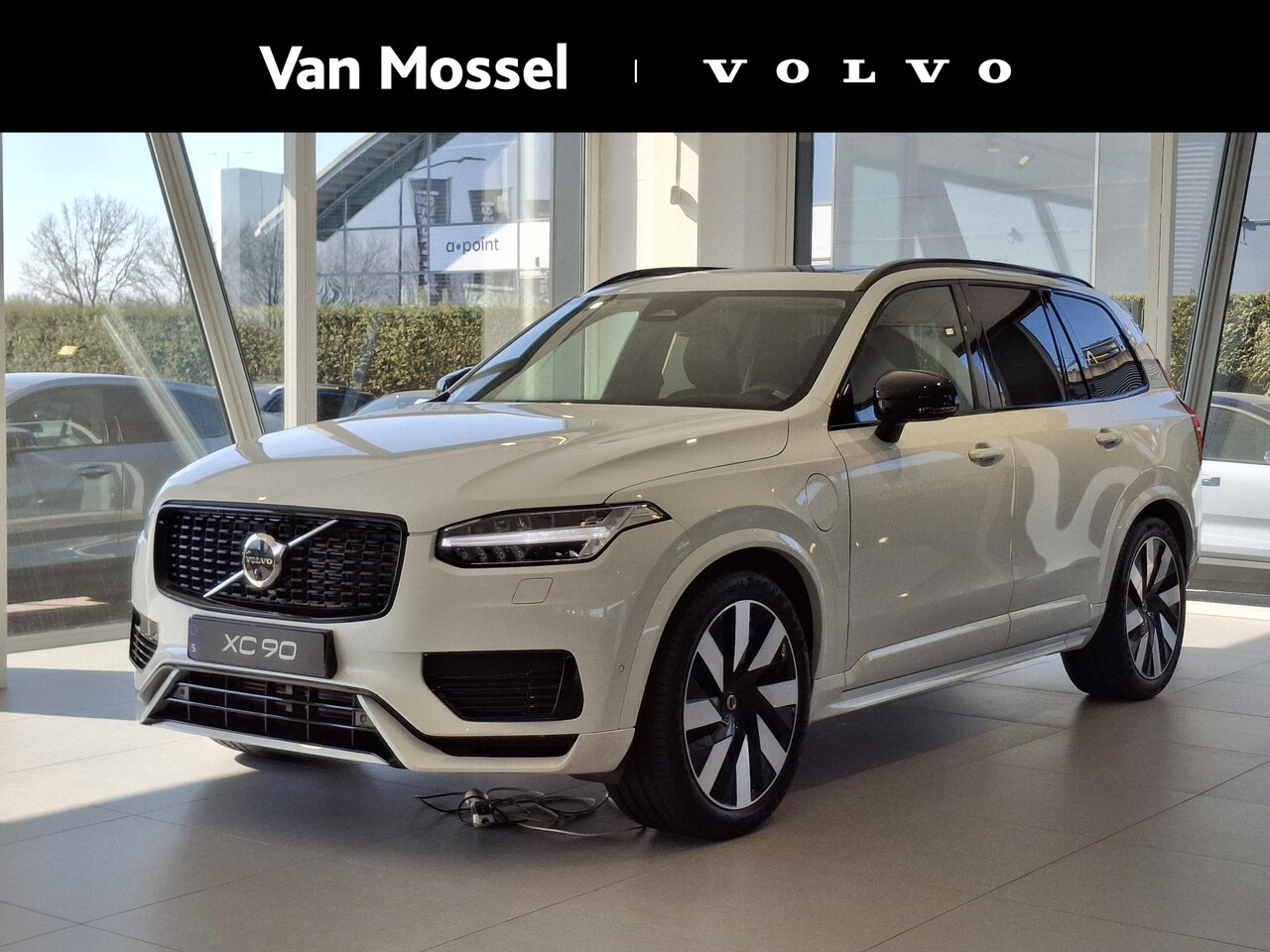 Volvo XC90 - 2.0 T8 Plug-in hybrid AWD Ultra Dark | Bowers Wilkins | Luchtvering | Panoramadak | 7 spaa - AutoWereld.nl