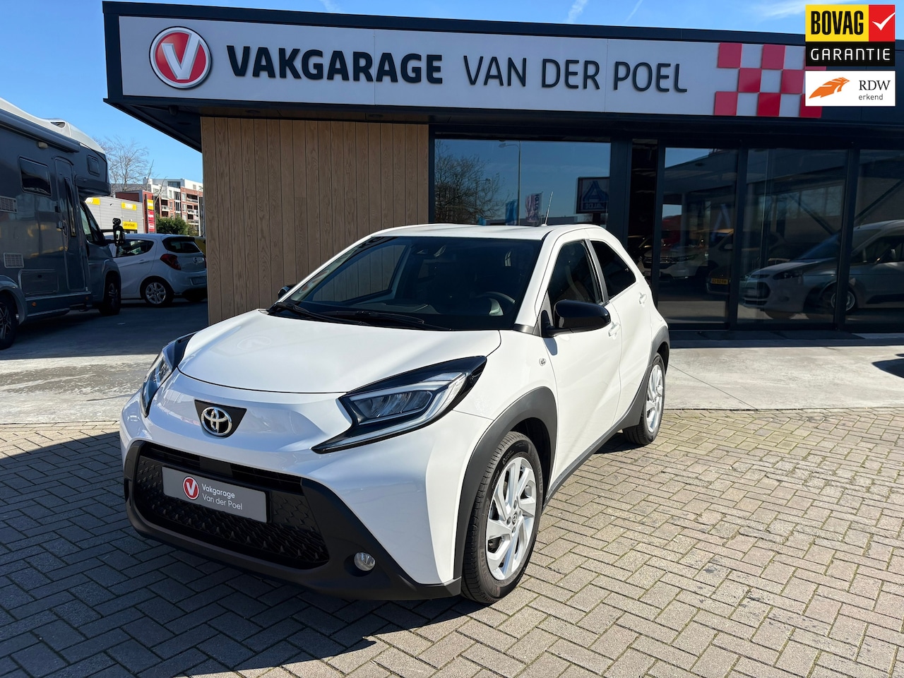 Toyota Aygo X - 1.0 VVT-i MT play 1.0 VVT-i MT Play - AutoWereld.nl