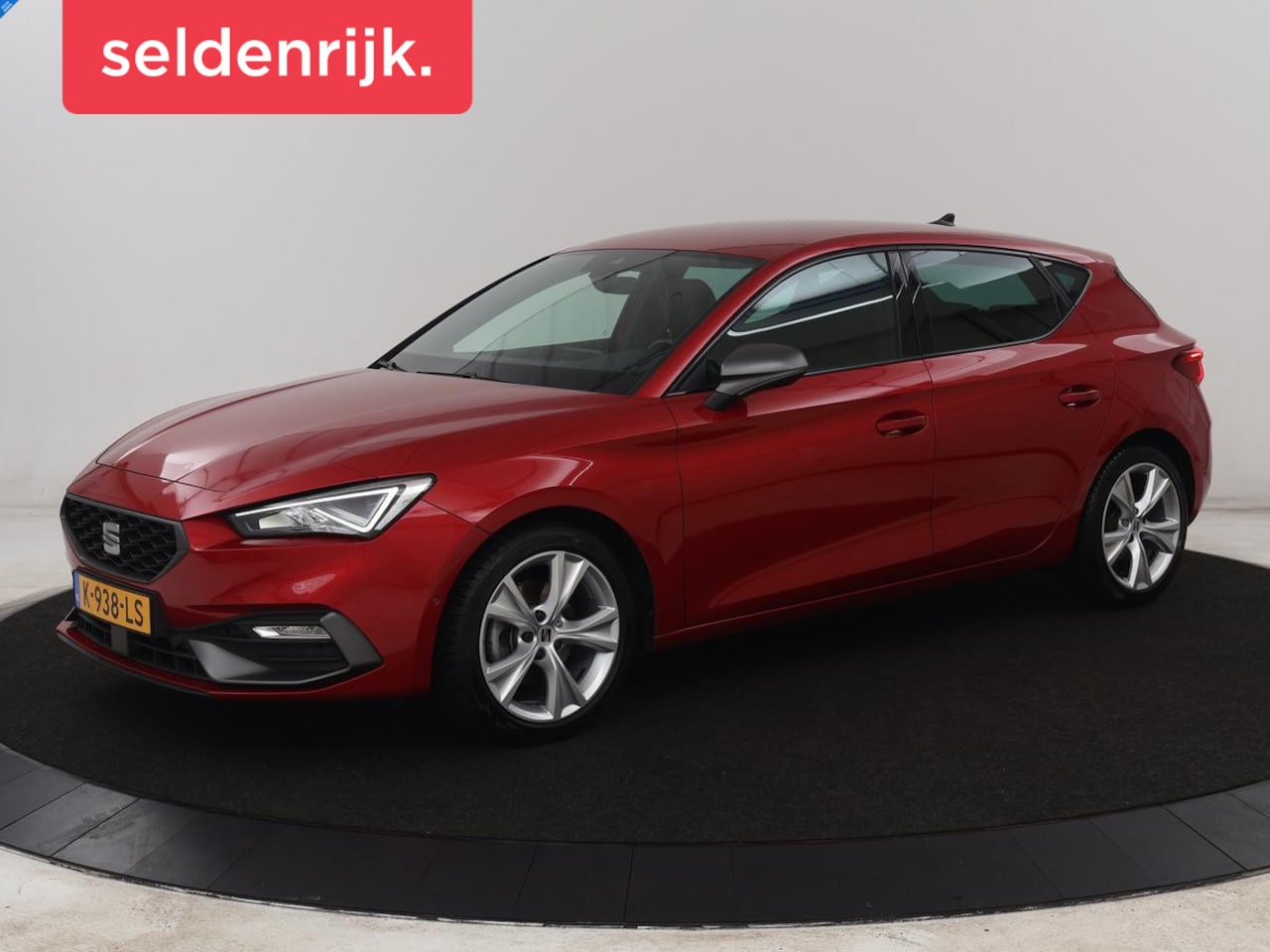 SEAT Leon - 1.5 eTSI FR Launch Edition | Stoelverwarming | Adaptive cruise | Carplay | Camera | Beats - AutoWereld.nl