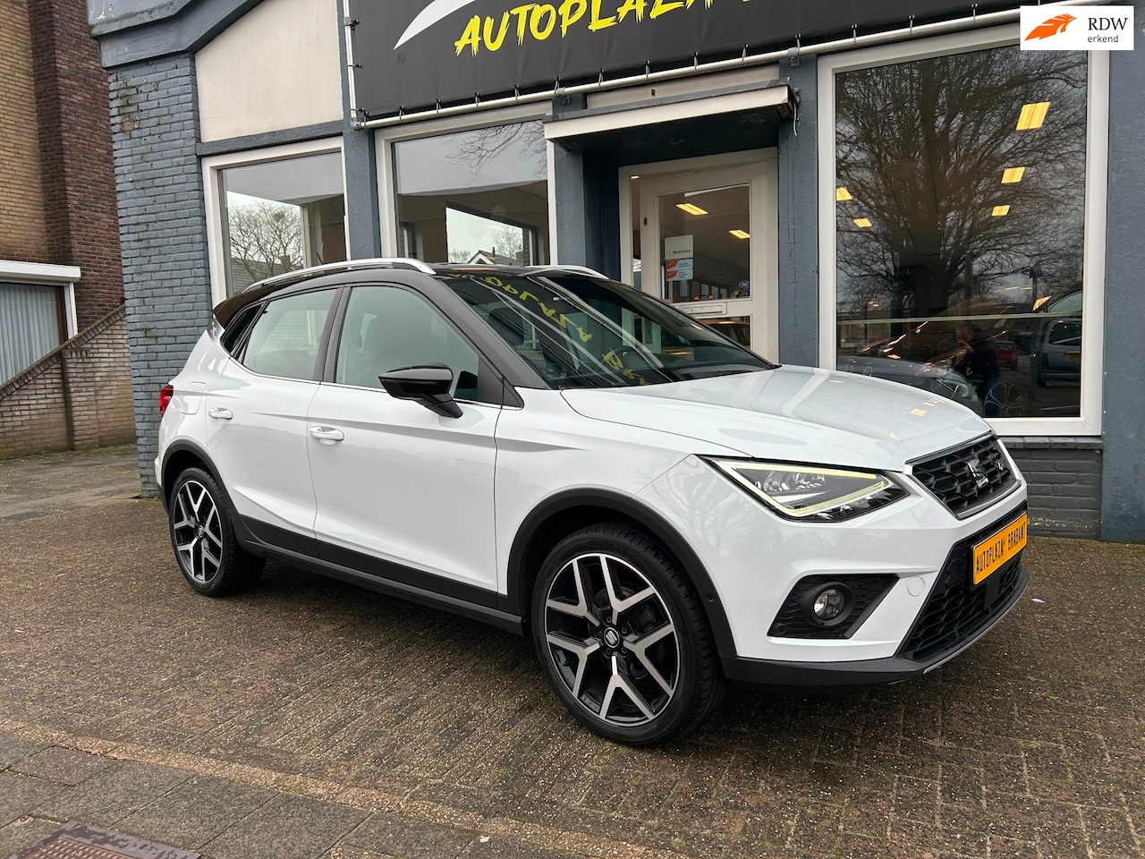 SEAT Arona - 1.0 TSI FR / CLIMAT / ACHTERUIT RIJ CAMERA / NAVI - AutoWereld.nl