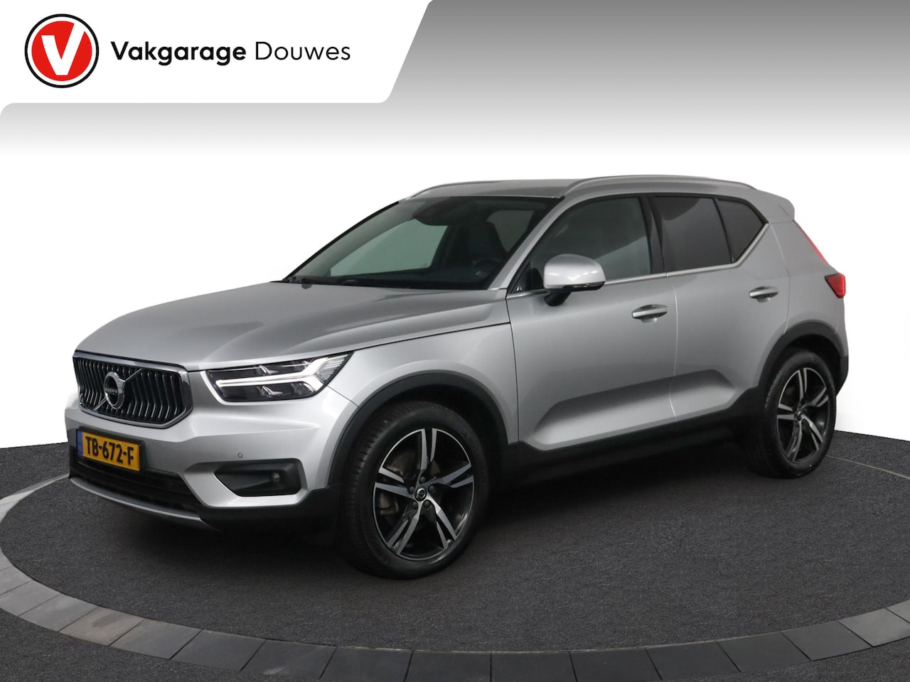 Volvo XC40 - 2.0 T4 Inscription | NAP | ACC | Camera | 360° sensoren | Leder | Carplay | Stoelverwarmin - AutoWereld.nl