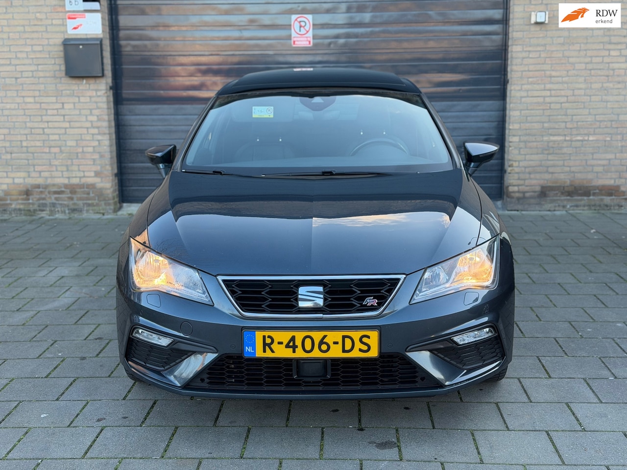 SEAT Leon - 2.0 TDI FR Business Intense DSG Pano ACC Clima Leder - AutoWereld.nl