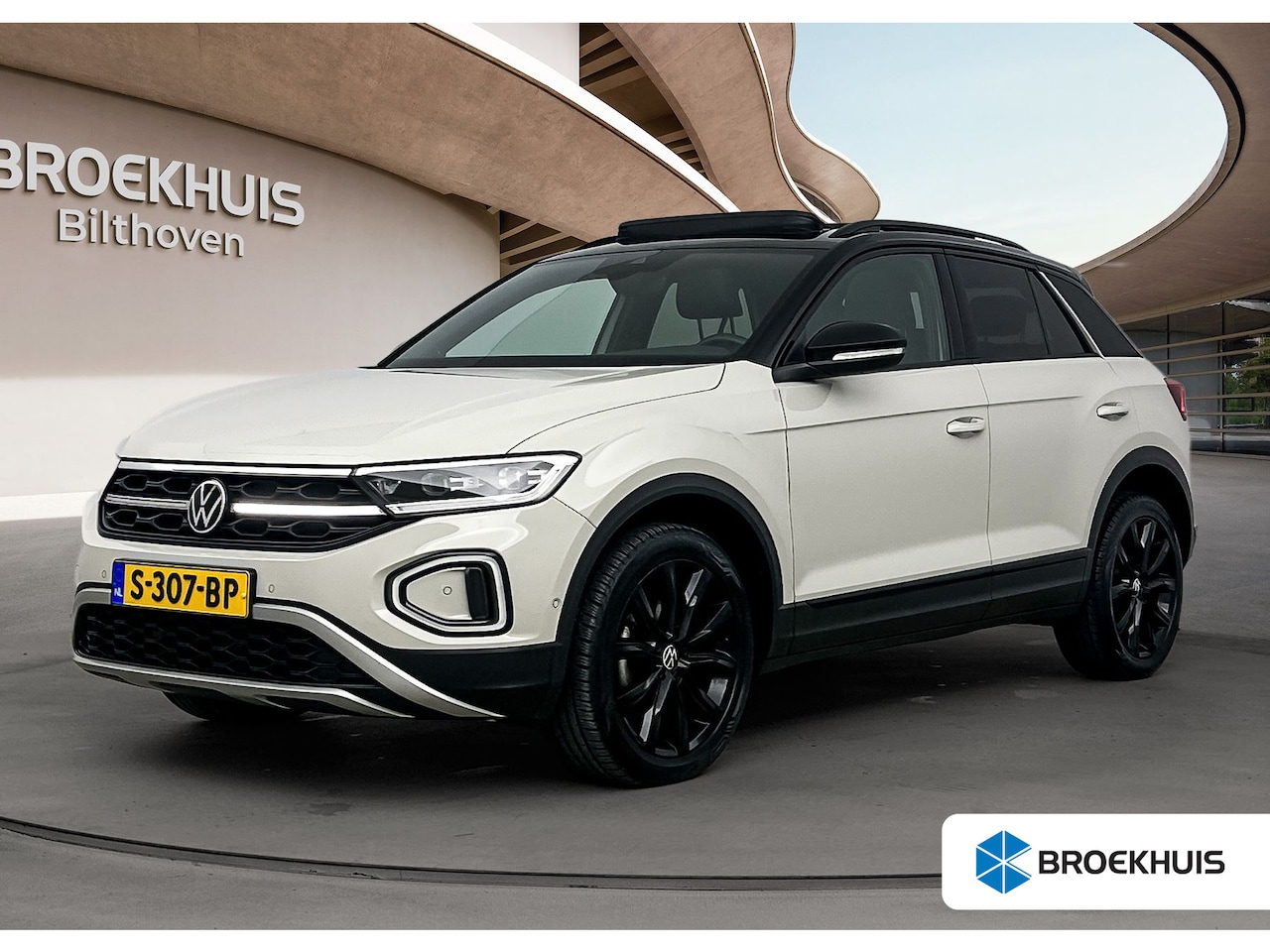 Volkswagen T-Roc - 1.5 TSI Style | Trekhaak | Keyless Entry/start | Led lichtpakket | Design / Comfort / Mult - AutoWereld.nl