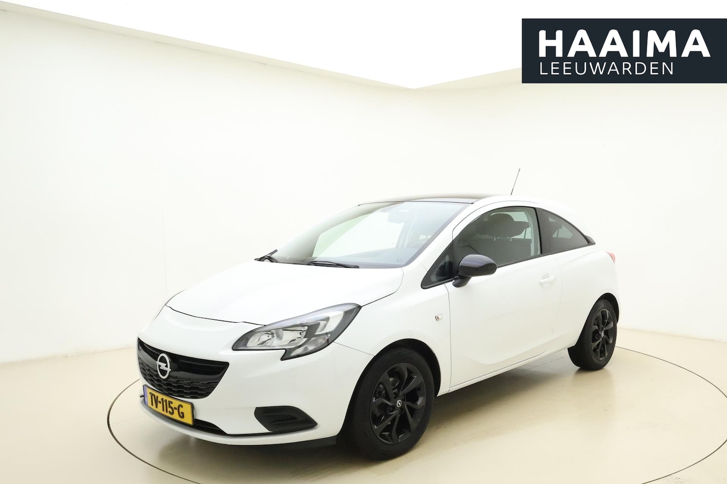 Opel Corsa - 1.4 Black Edition | Navigatie | Airco | Cruise control | Lichtmetalen velgen | Parkeersens - AutoWereld.nl
