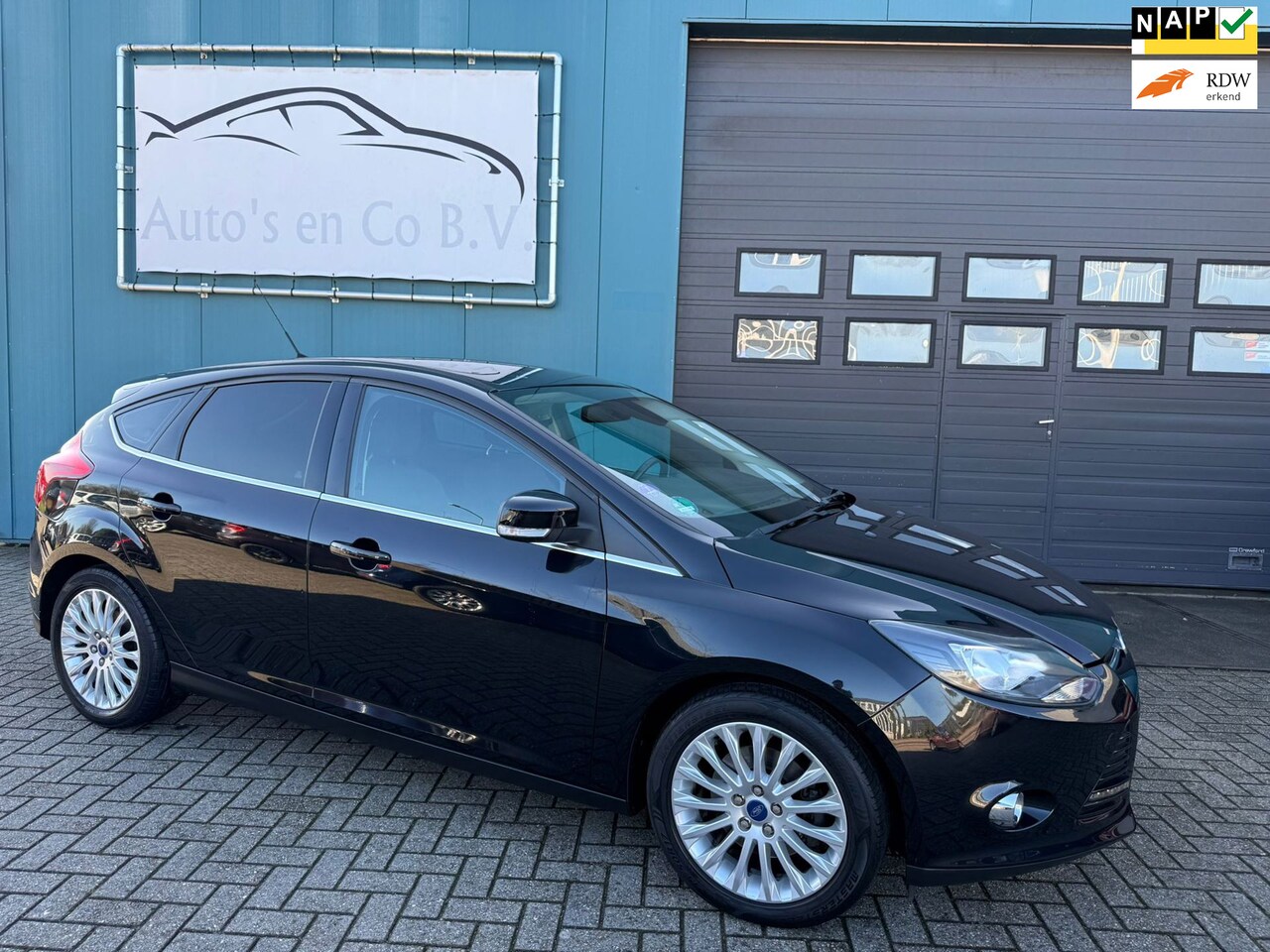 Ford Focus - 1.6 EcoBoost Titanium 5-deurs Clima Cruise 17" Navigatie Pdc Trekhaak NL Auto NAP - AutoWereld.nl