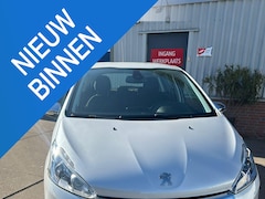 Peugeot 208 - 1.2 PureTech Blue Lease Executive Clima, PDC achter