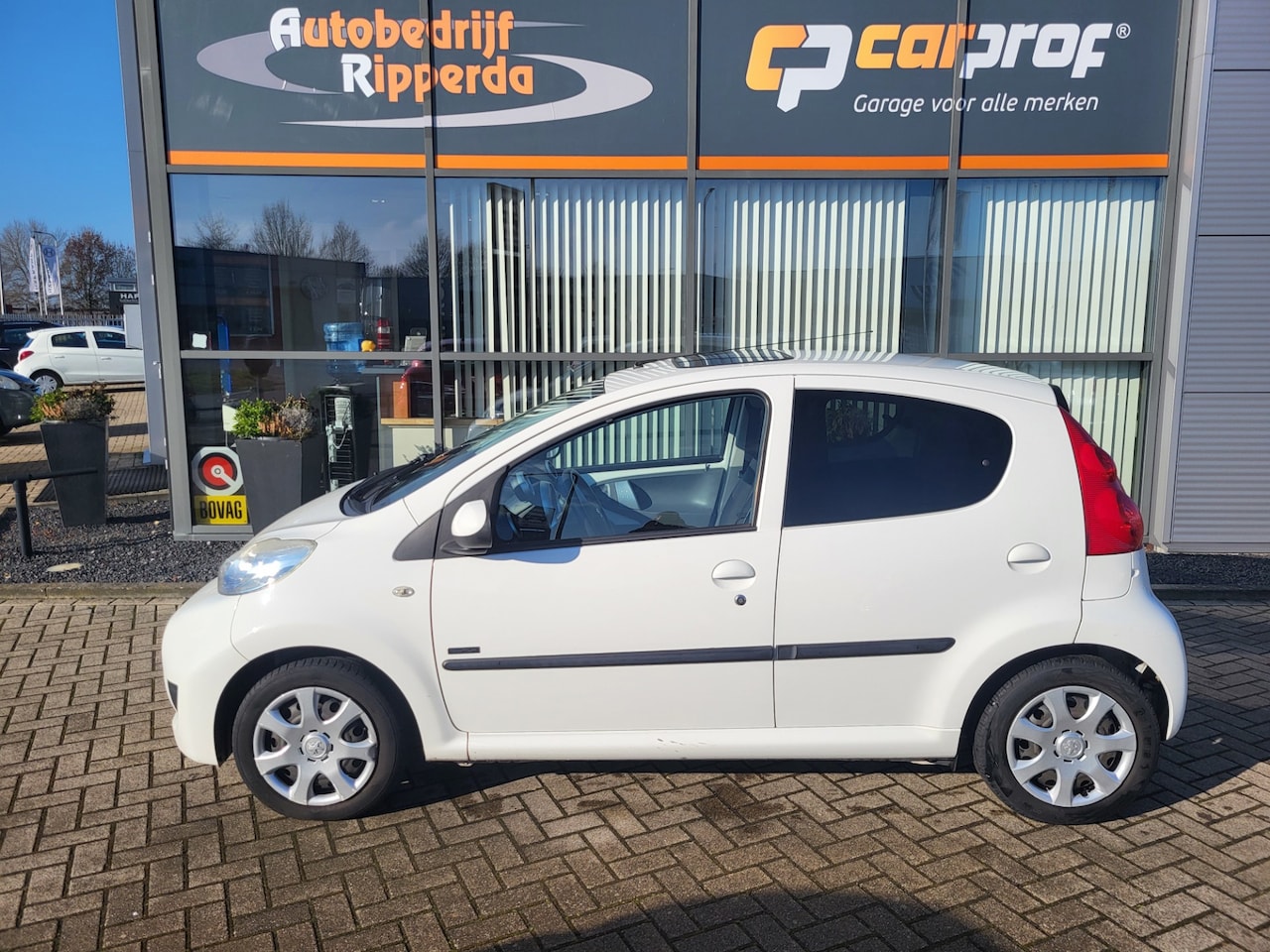 Peugeot 107 - 1.0-12V Sportium 1.0-12V Sportium - AutoWereld.nl