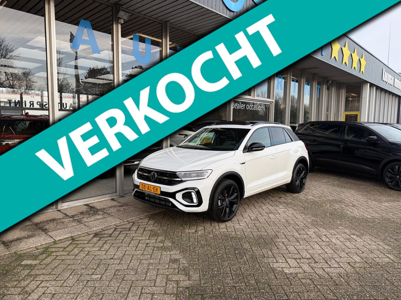Volkswagen T-Roc - 1.5 TSI R-Line BLACK Edition 150PK / PANORAMADAK / VOL OPTES - AutoWereld.nl