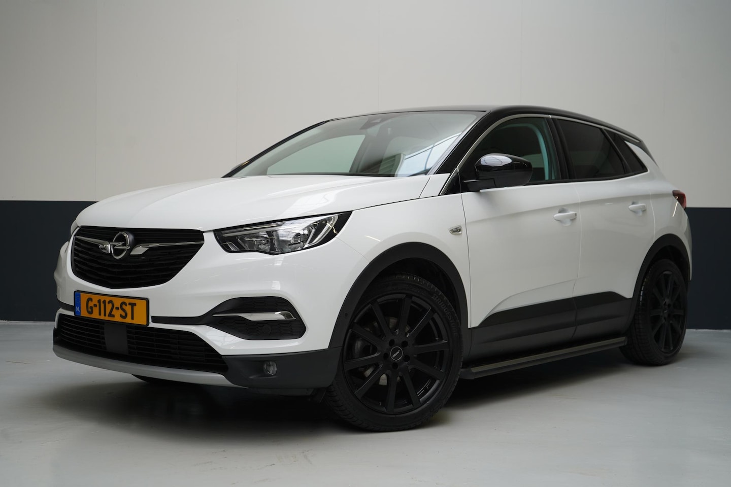 Opel Grandland X - 1.2 130pk Turbo Innovation | Blind-spot | Sportstoelen | Cruise control | Climate control - AutoWereld.nl