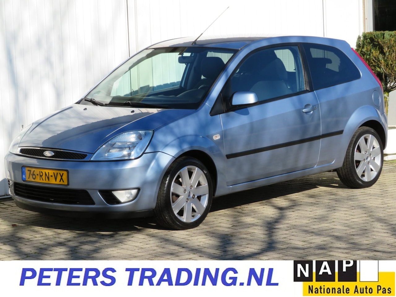 Ford Fiesta - 1.6-16V Futura 101pk AUTOMAAT-AIRCO-NIEUWE DISTR.RIEM - AutoWereld.nl