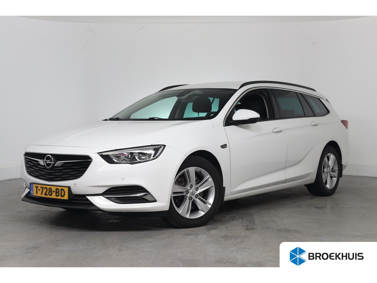 Opel Insignia Sports Tourer - 1.5 Turbo Innovation | Automaat! | Winter Pakket | Navi By App | Camera | Clima | Keyless - AutoWereld.nl