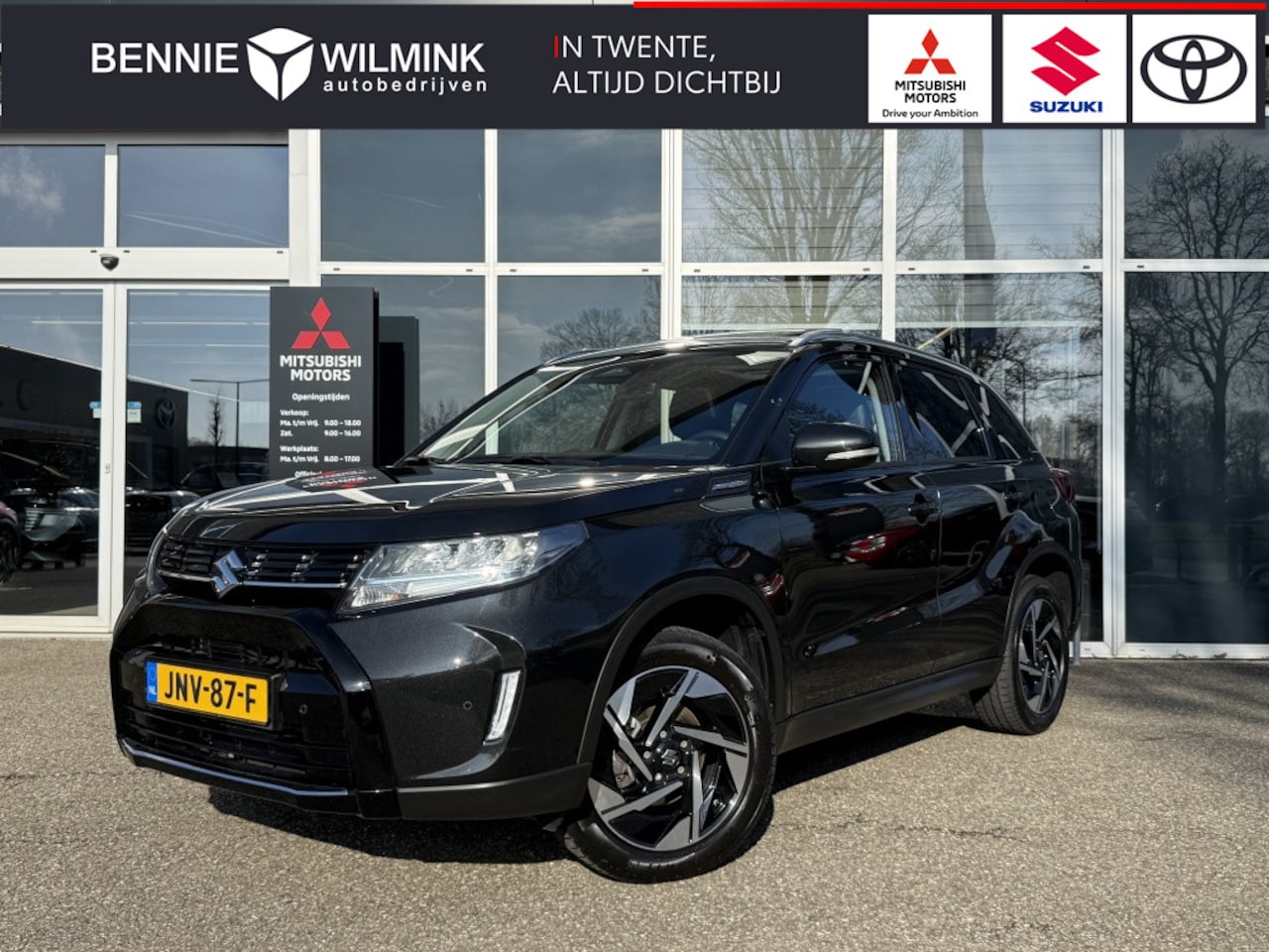 Suzuki Vitara - 1.5 Hybrid Style | Panoramadak | All Seasons - AutoWereld.nl