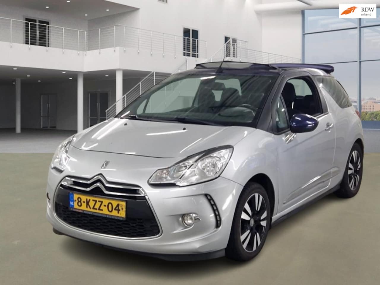 Citroën DS3 Cabrio - 1.2 VTi Chic NAVI PSENSOR CRUISE TREKHAAK - AutoWereld.nl