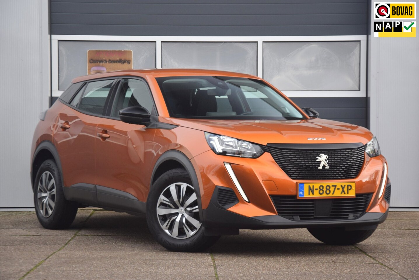 Peugeot 2008 - 1.2 PureTech Active AFNEEMBARE TREKHAAK/APPLE CARPLAY/CRUISE CONTROL - AutoWereld.nl