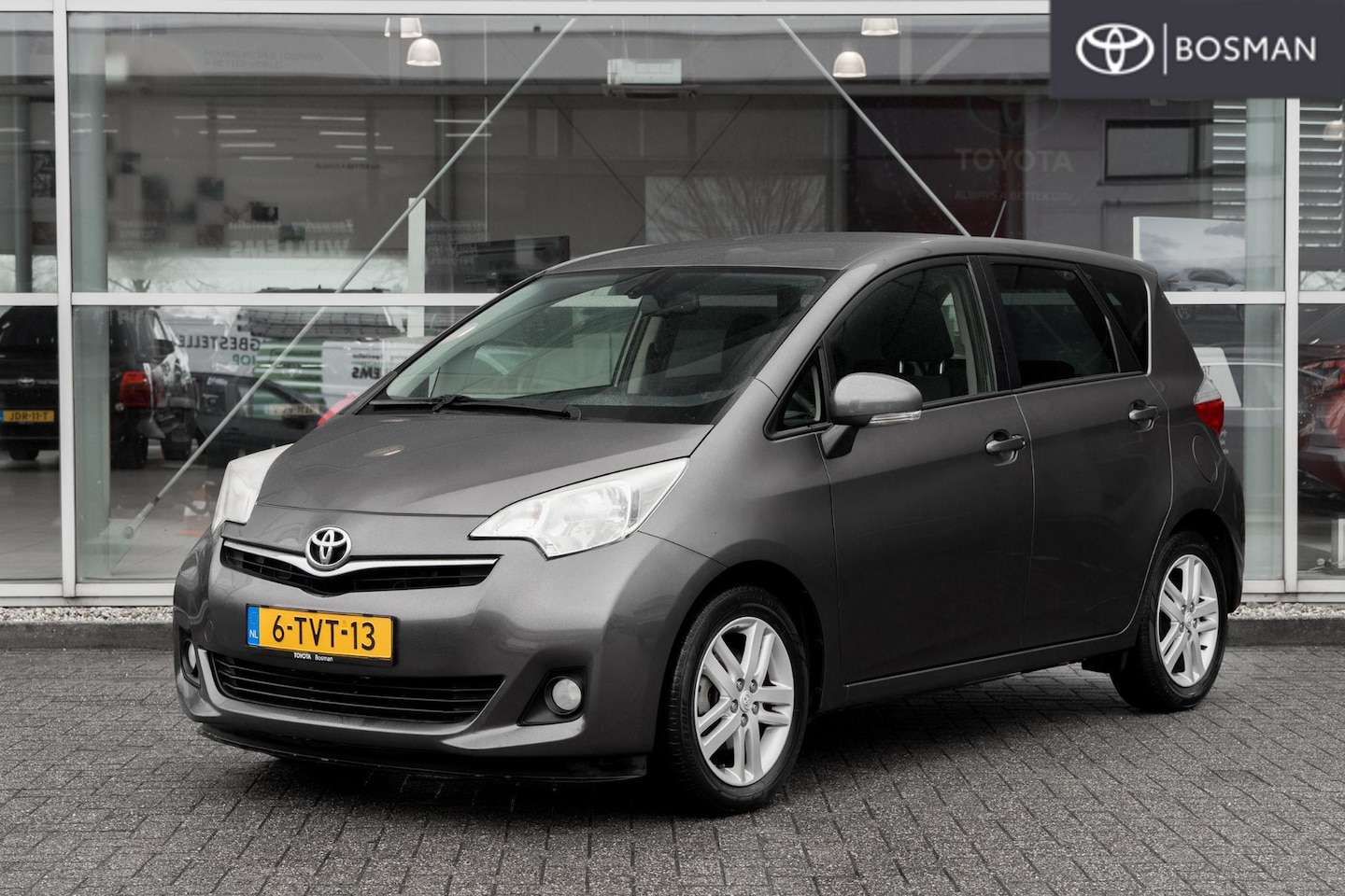 Toyota Verso S - 1.3 VVT-i Dynamic 1.3 VVT-i Dynamic - AutoWereld.nl