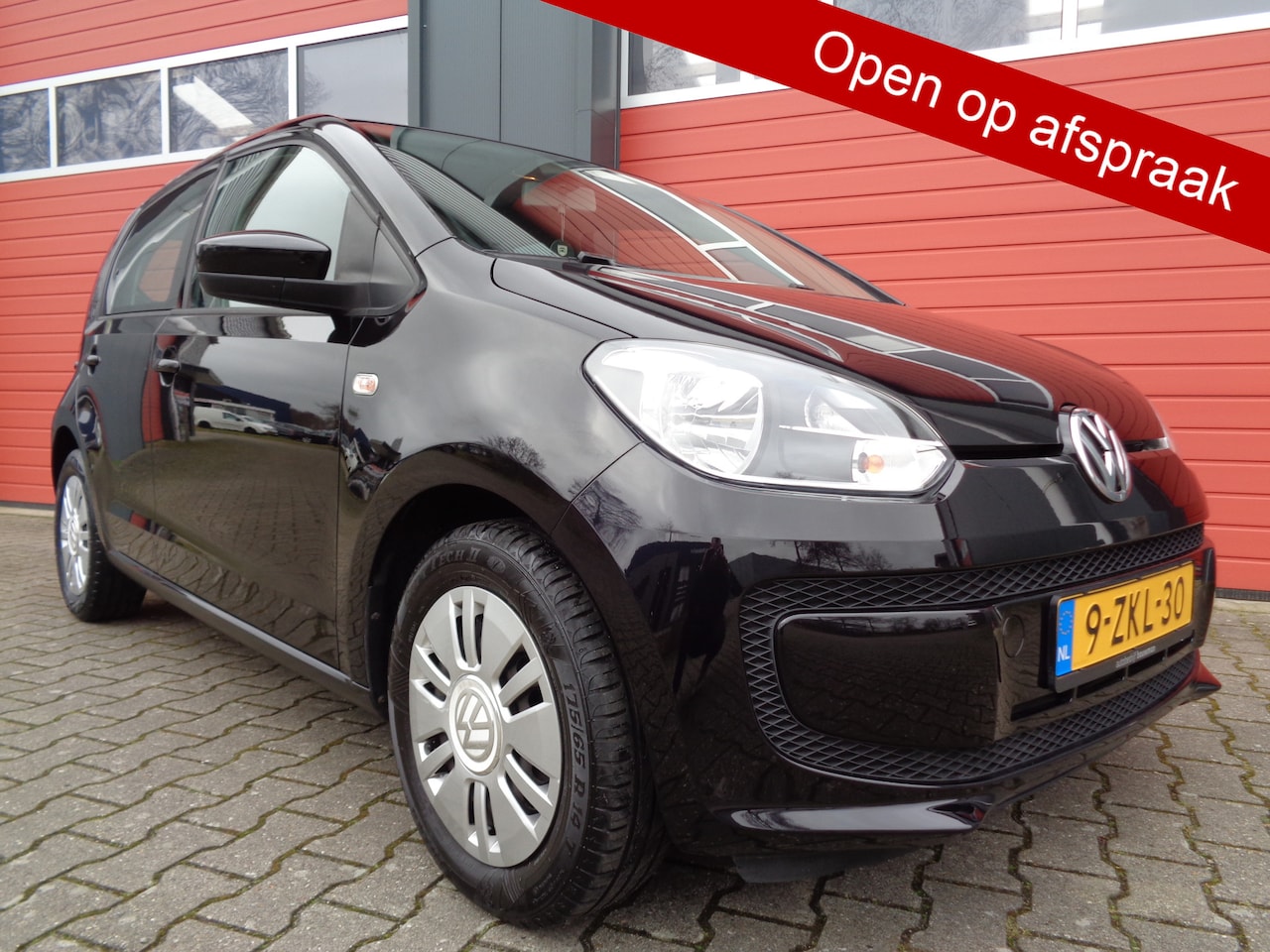 Volkswagen Up! - 1.0 move up! BlueMotion Airco Navi 5DRS 122Dkm NAP NL-Auto 2E-Eigenaar - AutoWereld.nl