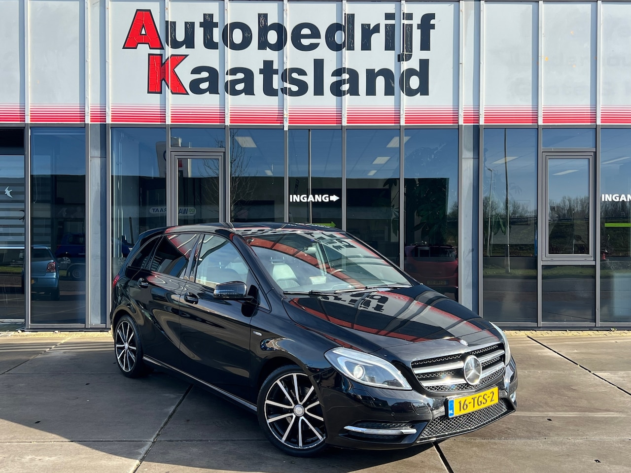 Mercedes-Benz B-klasse - 180 Ambition - Clima - Leer - Navi - Cruise - Pdc - - AutoWereld.nl