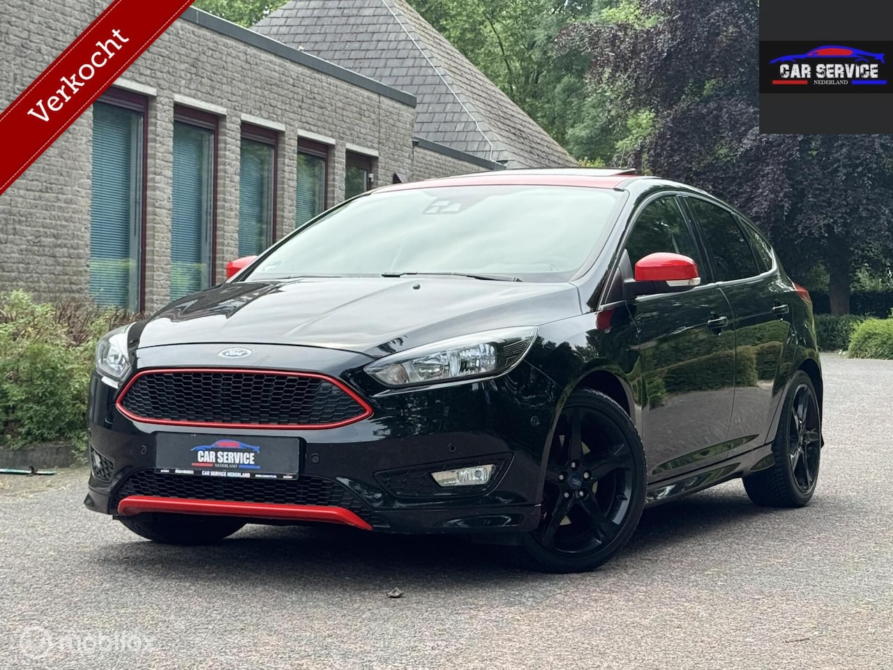 Ford Focus - 1.5 150PK Red Edition ST LINE/PDC/NAVI/DAKJE - AutoWereld.nl