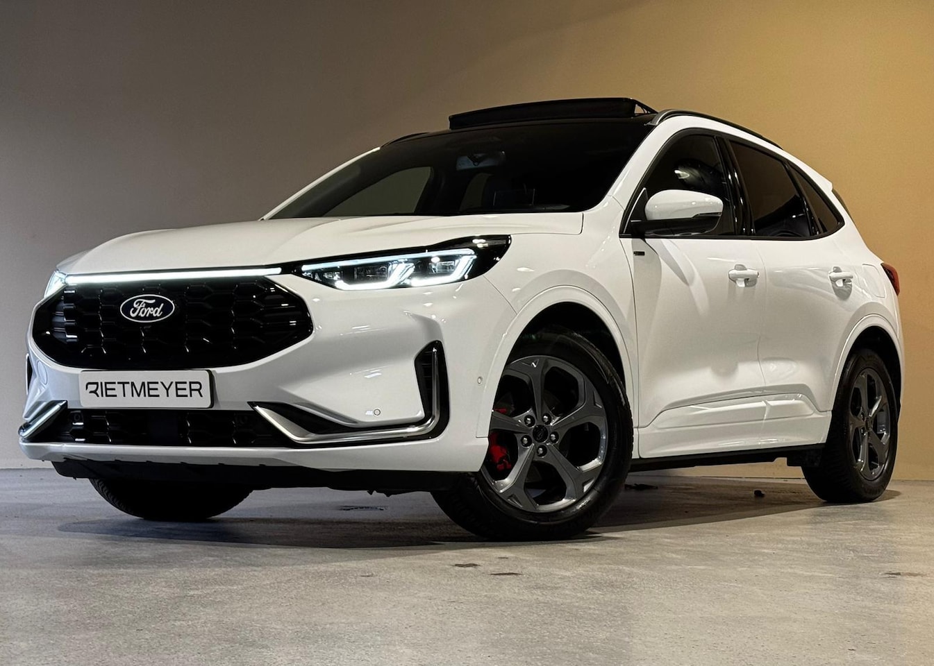 Ford Kuga - 2.5 FHEV ST-Line X - AutoWereld.nl