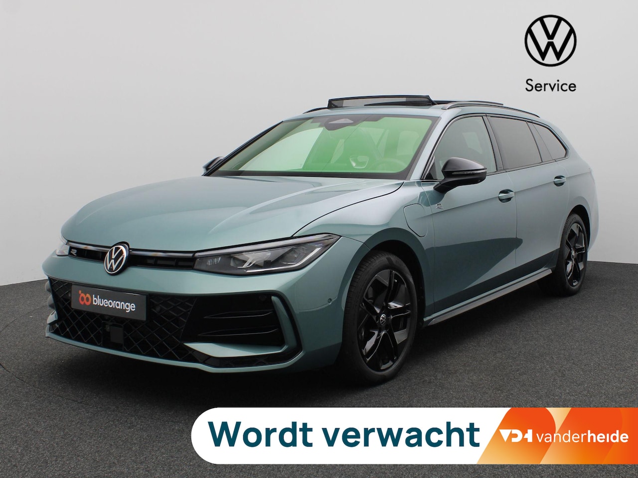 Volkswagen Passat Variant - 1.5 eHybrid R-Line Edition 272PK DSG Leder, Black Style, Pano-Schuifdak, Trekhaak, Memorys - AutoWereld.nl