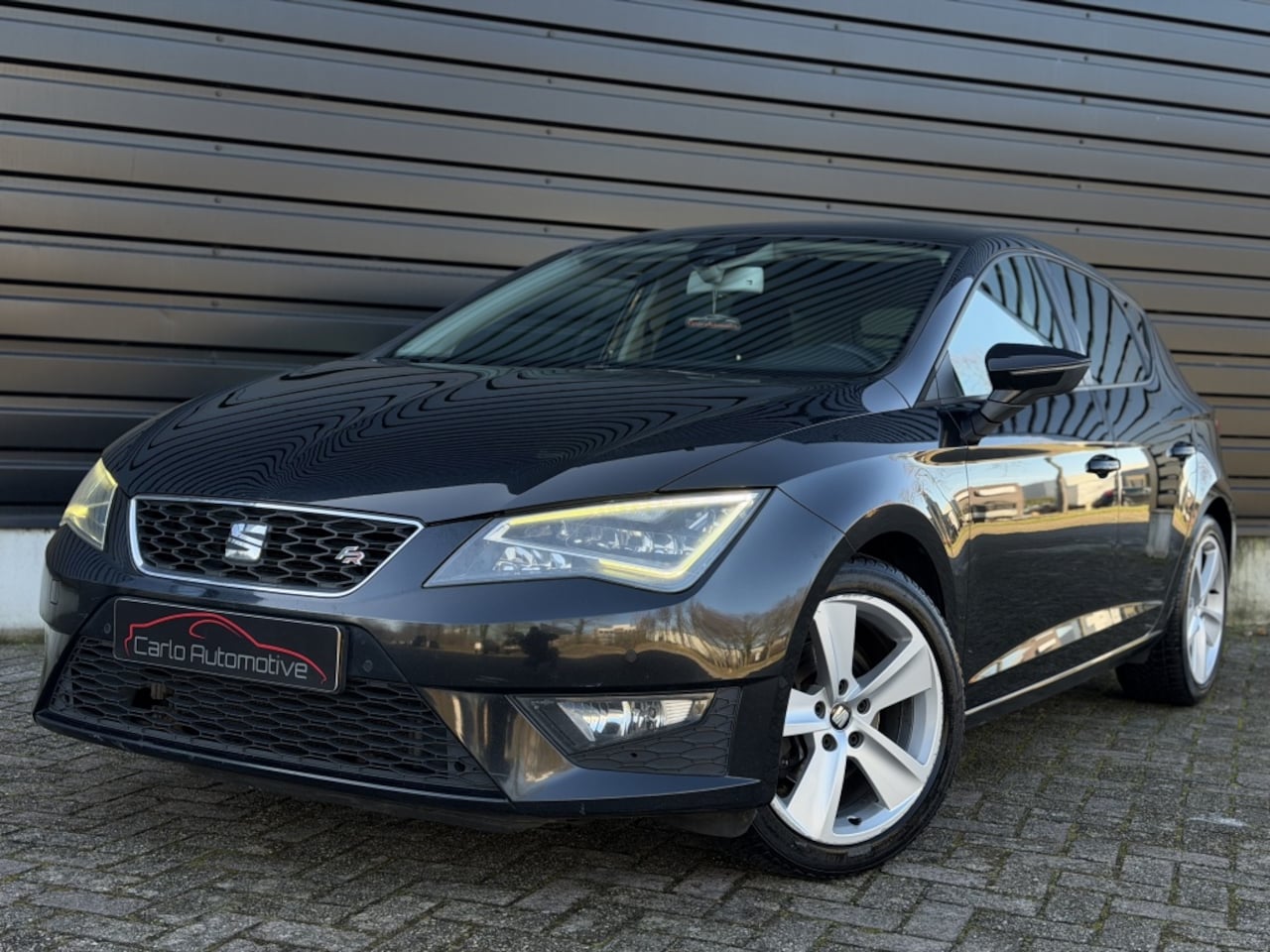 SEAT Leon - 2.0 TDI FR AUTOMAAT|NAVI|XENON|DCC|LANEASS - AutoWereld.nl