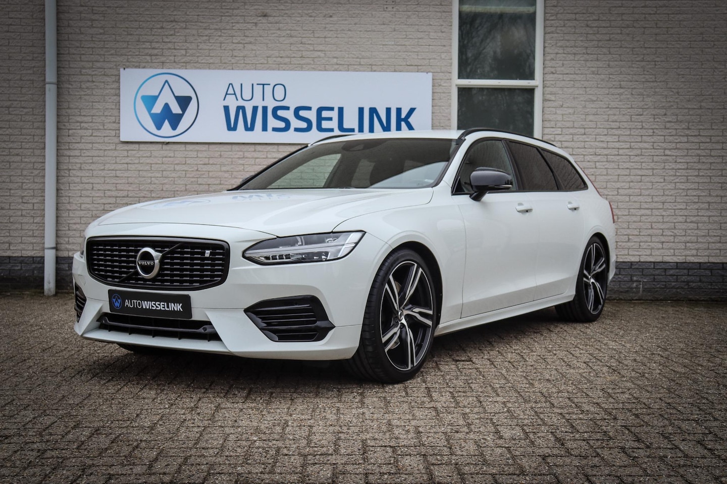 VOLVO V90